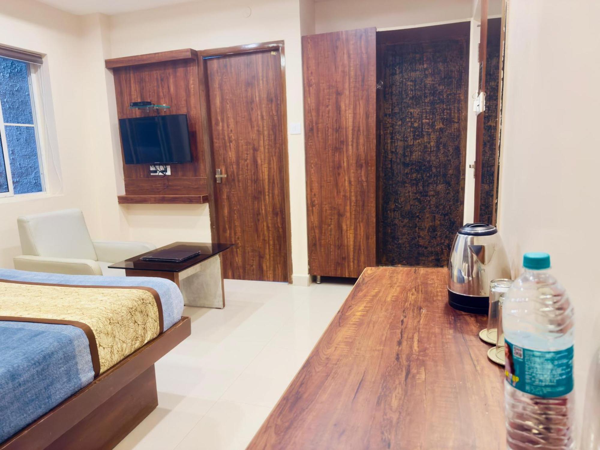 The Hydel Park - Business Class Hotel - Near Central Railway Station Chennai Exterior photo